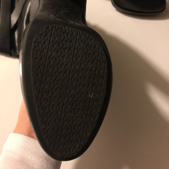 ♥️SOLD♥️ Knee high leather Michael Kors boots - Picture 4 of 8